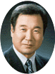 제17대 총장 신방웅 증명사진