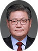 제21대 총장 김수갑 증명사진